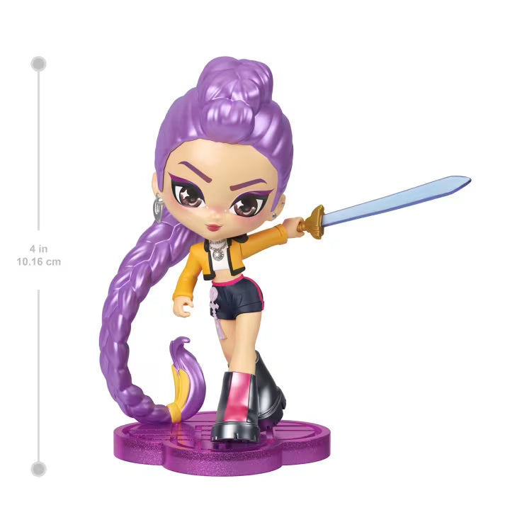 KPop Demon Hunters blind box figures featuring snack-themed cup packaging and collectible mini dolls of HUNTR/X, Saja Boys, Derpy, and Sussie.