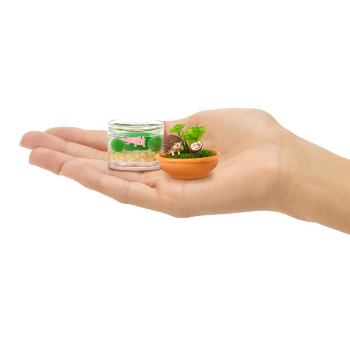 Miniverse Make It Mini Animals surprise capsule set up hedgehog and setup axolotl