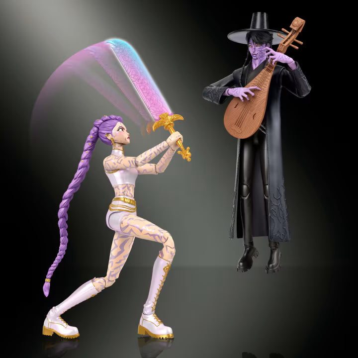 Two action figures on a dark background, one with a sword and the other playing a lute.