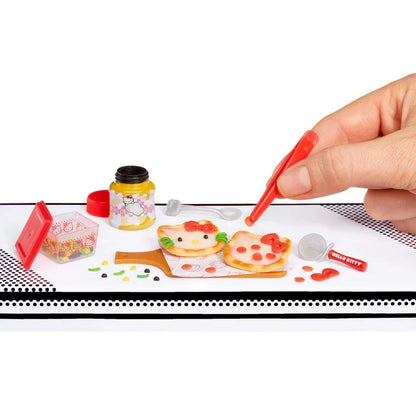 Miniverse Make in Mini Hello Kitty & Friends Series 2 hello kitty with pizza and cutter