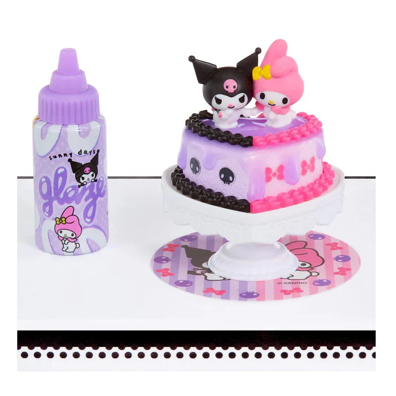 Miniverse Make in Mini Hello Kitty & Friends Series 2 kuromi and my melody on a cake
