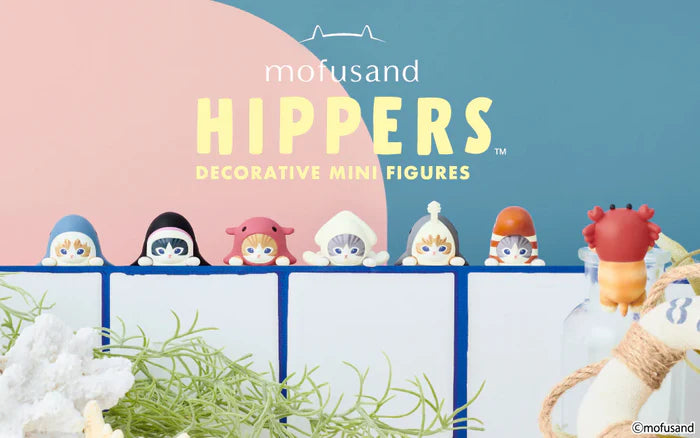 Decorative mini figures by mofusand with a colorful background